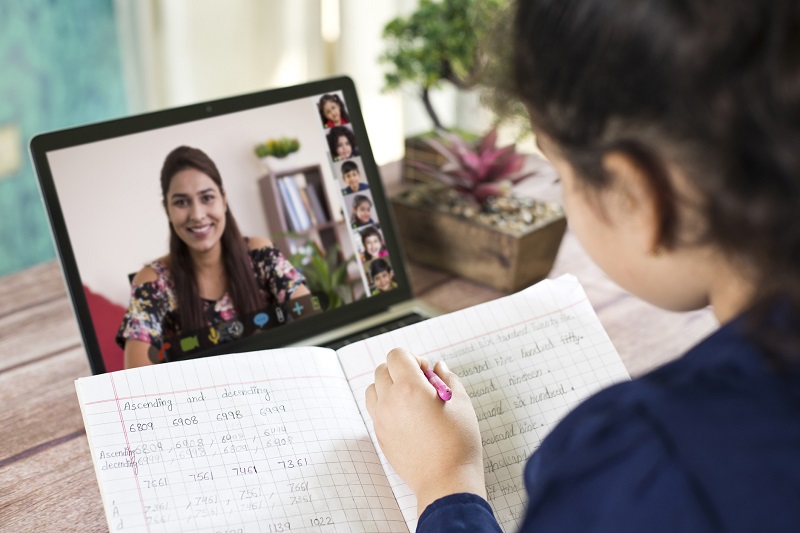 Succeed at Online Teaching: 5 Ways to Navigate Share My Lesson's Distance Learning Community